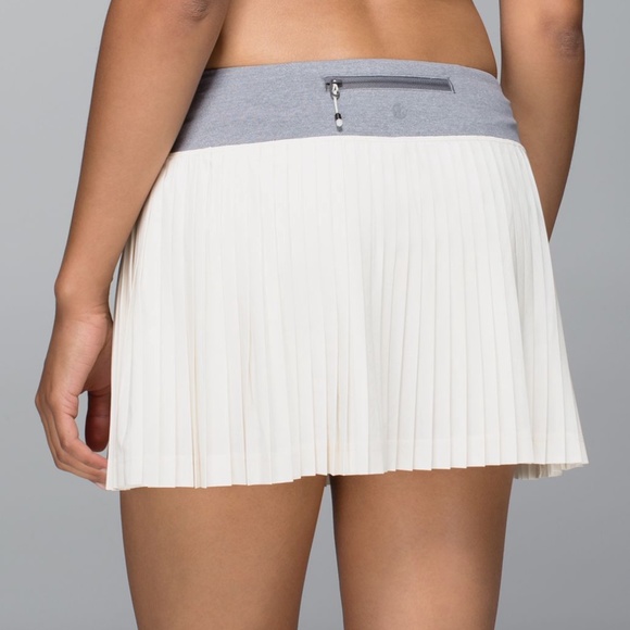 lululemon athletica Dresses & Skirts - Lululemon Pleat to Street Skirt II Ghost/Heathered